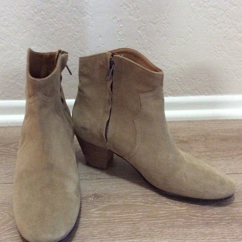 Isabelle Marant Etoile Dicker Suede Booties